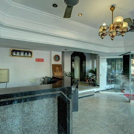 Hotel Padmam Maduráj Kültér fotó