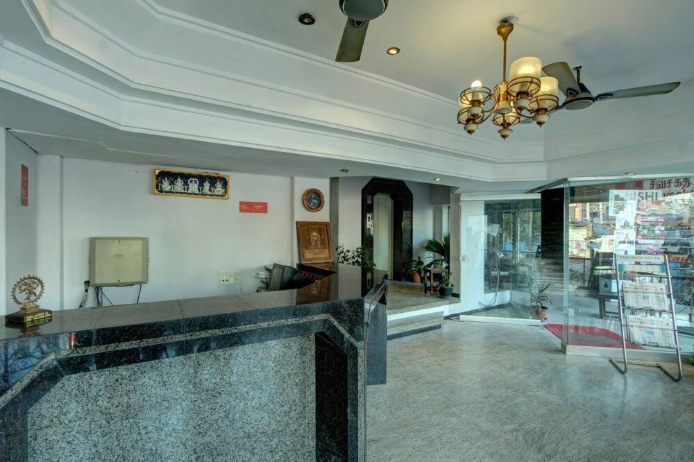 Hotel Padmam Maduráj Kültér fotó