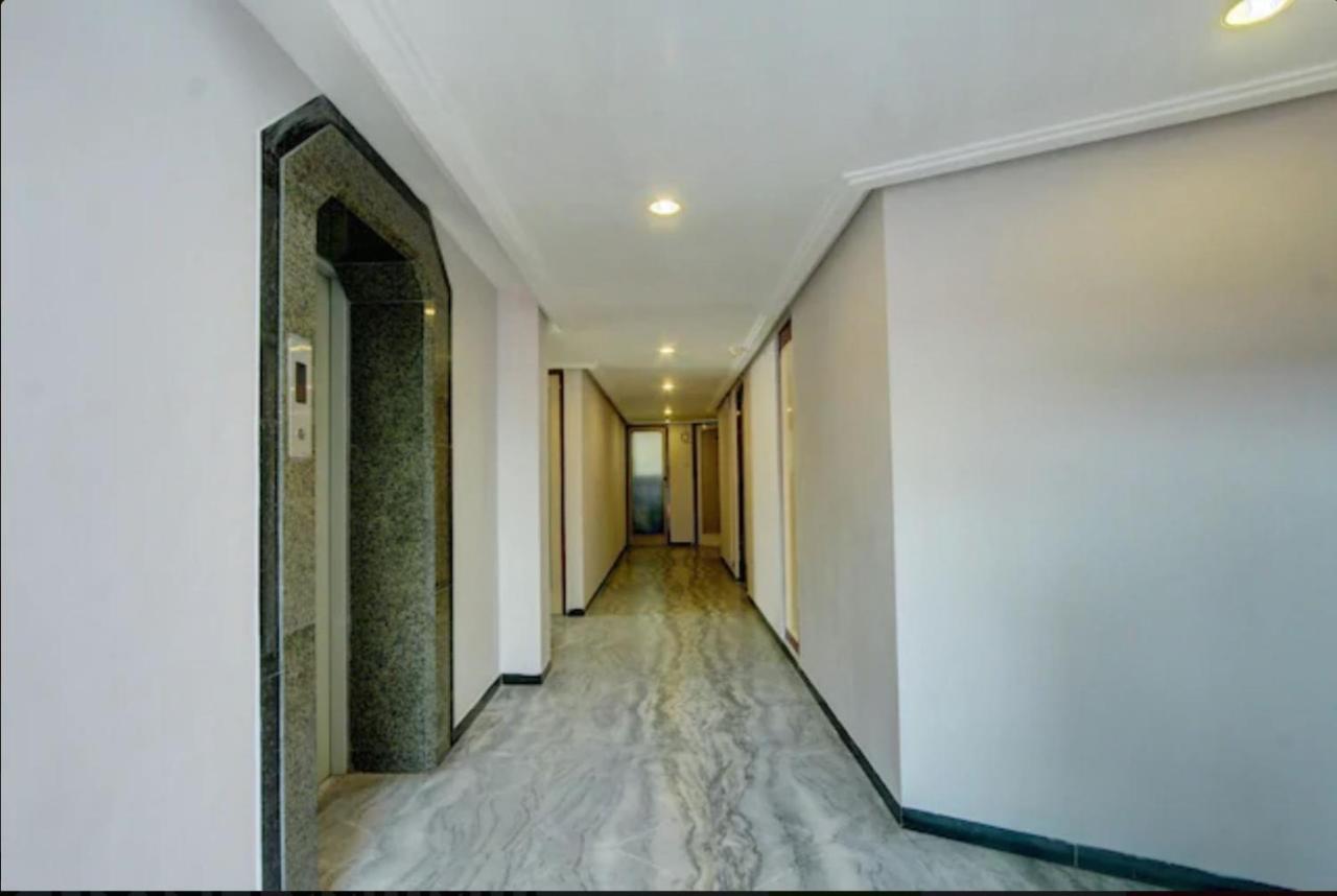 Hotel Padmam Maduráj Kültér fotó