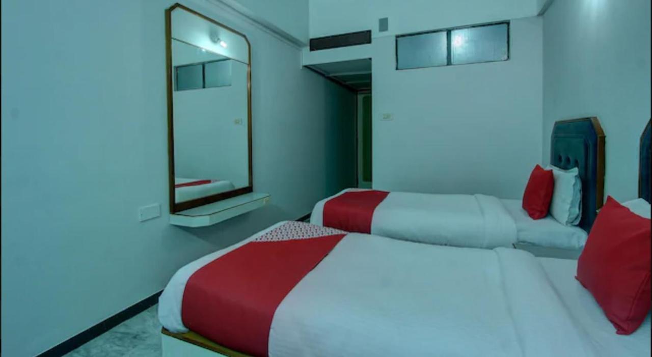 Hotel Padmam Maduráj Kültér fotó