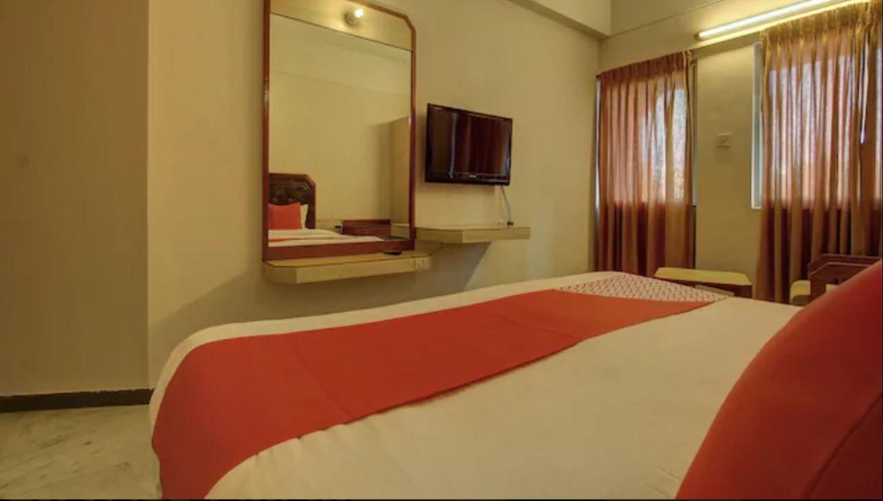 Hotel Padmam Maduráj Kültér fotó