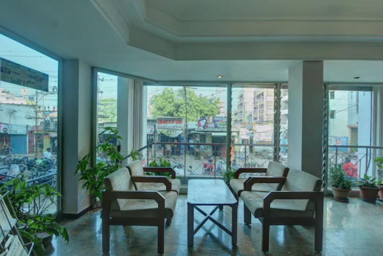 Hotel Padmam Maduráj Kültér fotó