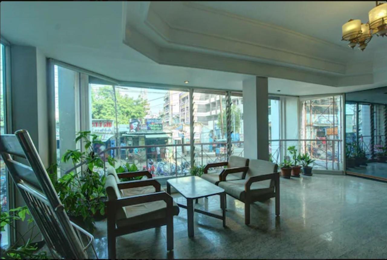Hotel Padmam Maduráj Kültér fotó