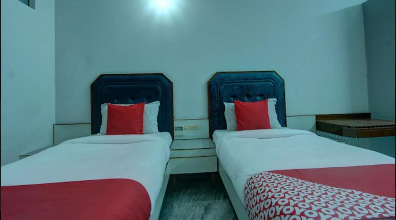 Hotel Padmam Maduráj Kültér fotó