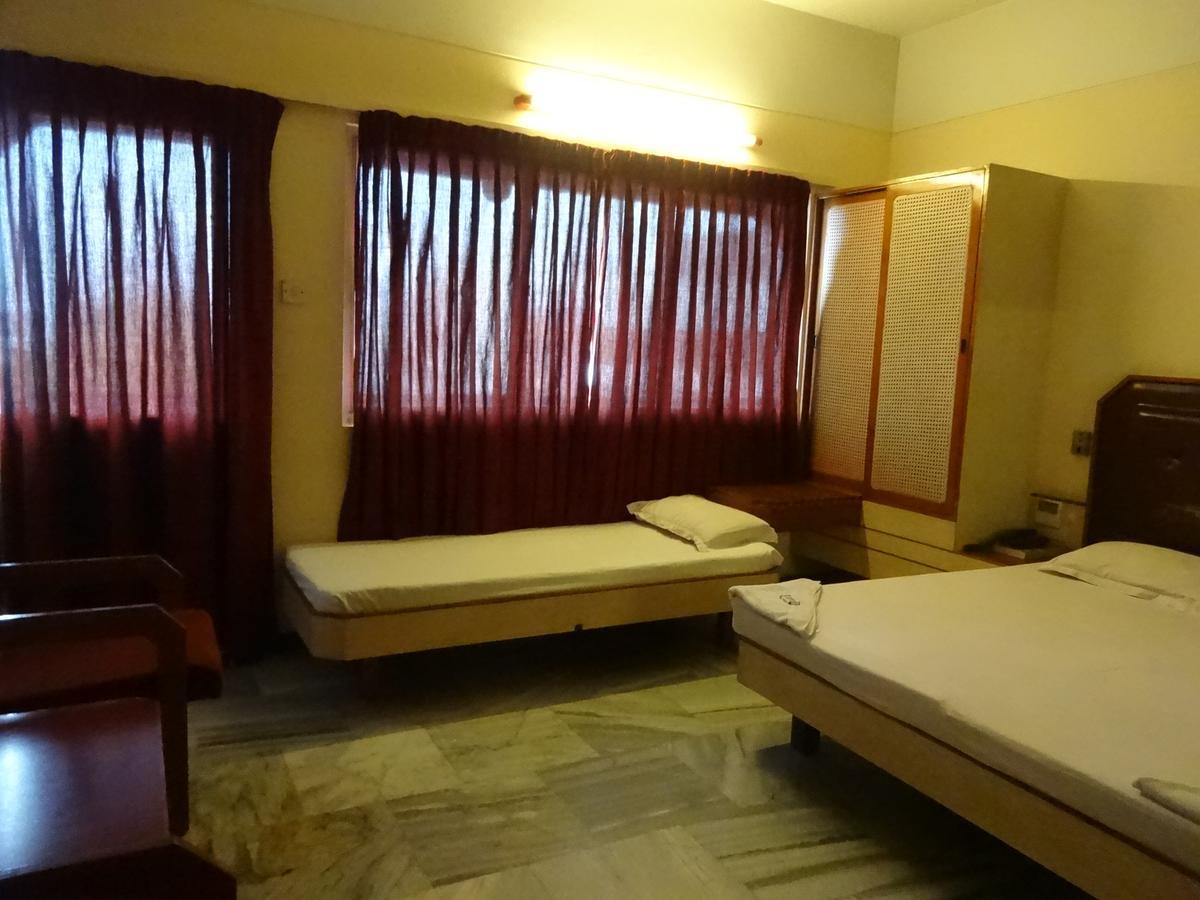 Hotel Padmam Maduráj Kültér fotó