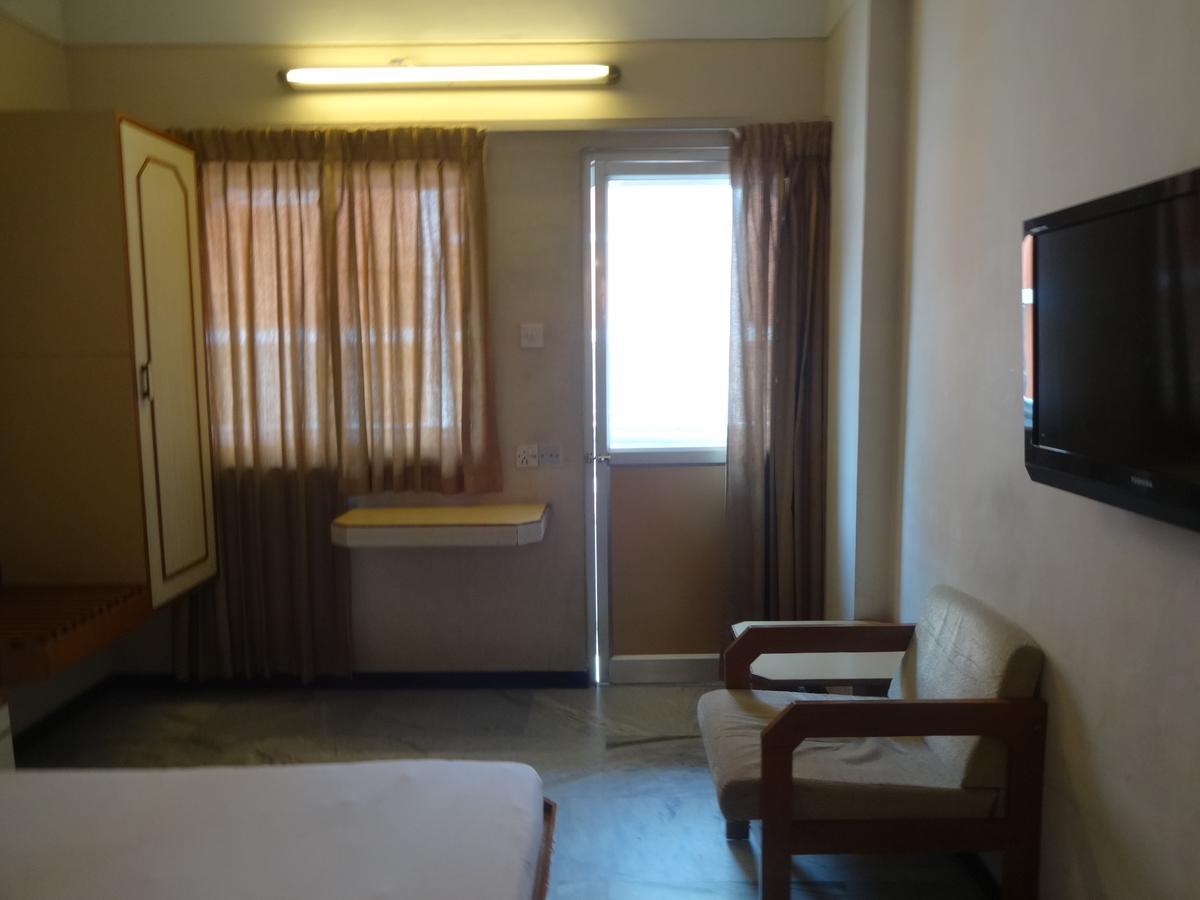Hotel Padmam Maduráj Kültér fotó