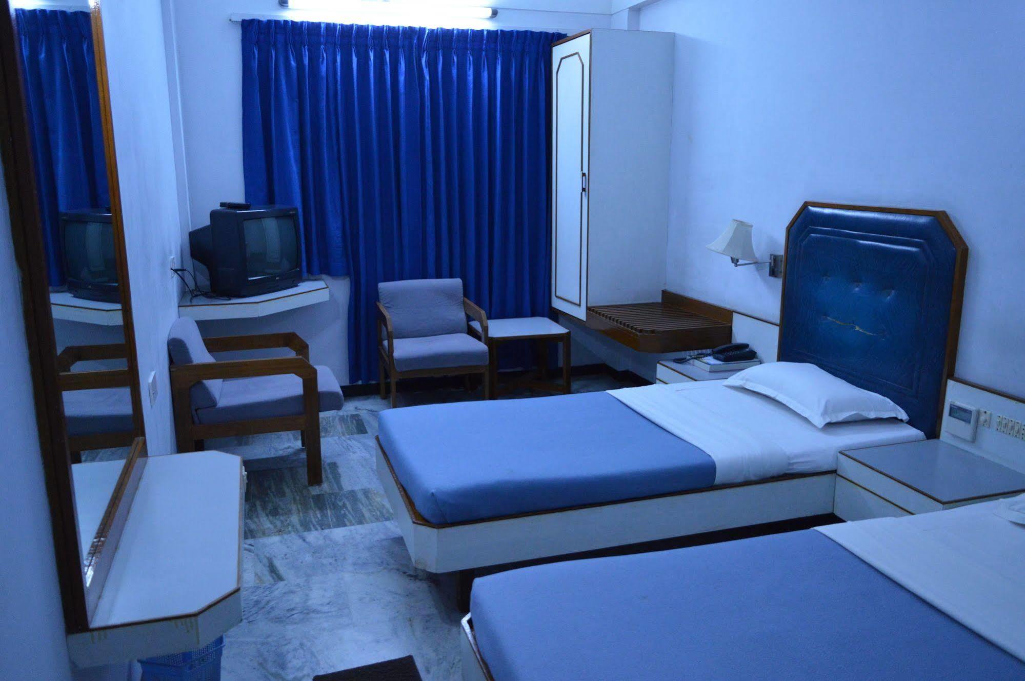 Hotel Padmam Maduráj Kültér fotó